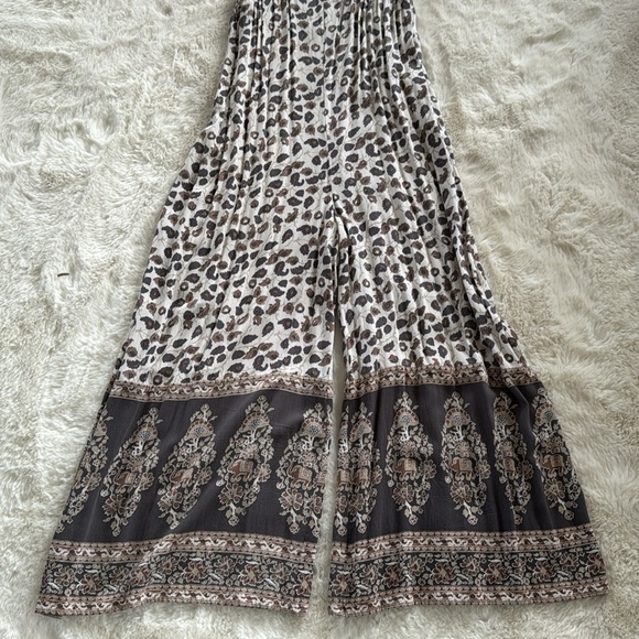 Spell and The Gypsy One Piece Small - Picture 4 of 7